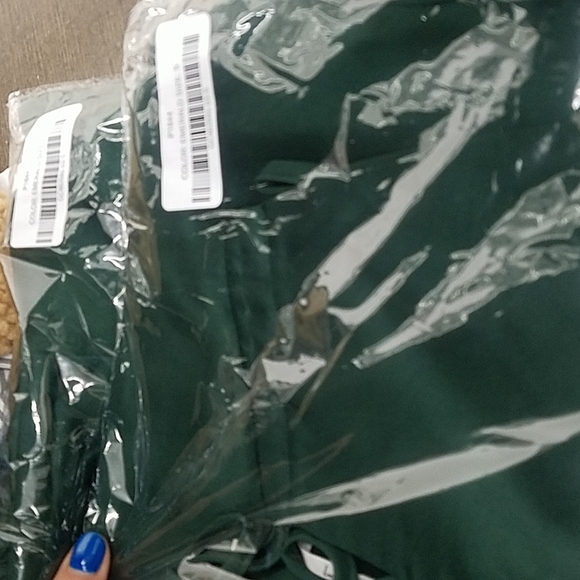 Lulus satin jumpsuit- EMERALD GREEN - Picture 6 of 12